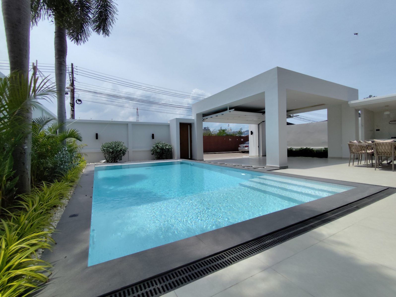 Furnished Luxury Pool Villa for Sale in Jomtien area