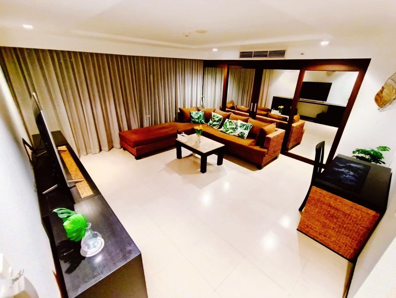 High-Rise Beachfront Living at Northshore – Condo for Rent