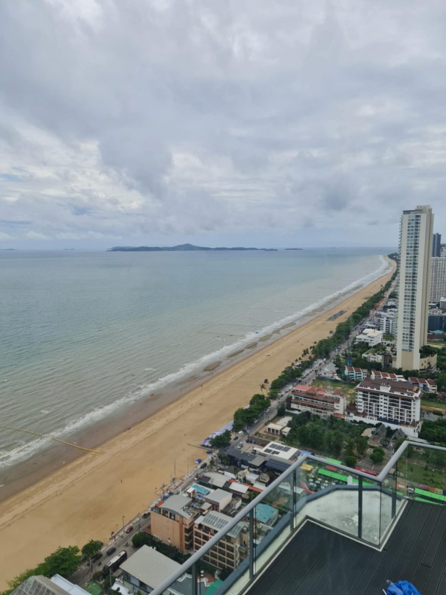 A Shore Thing - Jomtien Beachfront Aeras Condo For Sale
