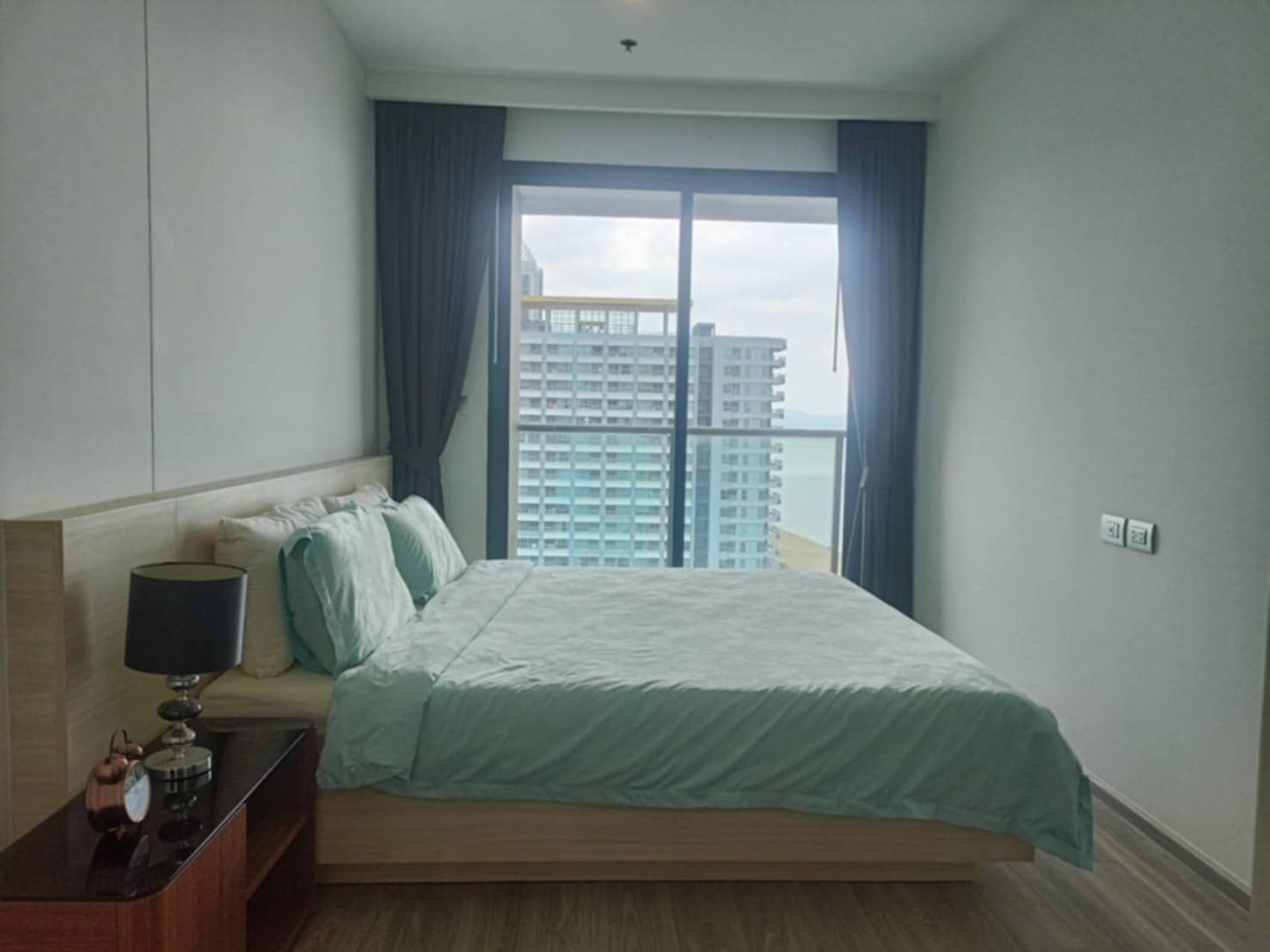A Shore Thing - Jomtien Beachfront Aeras Condo For Sale